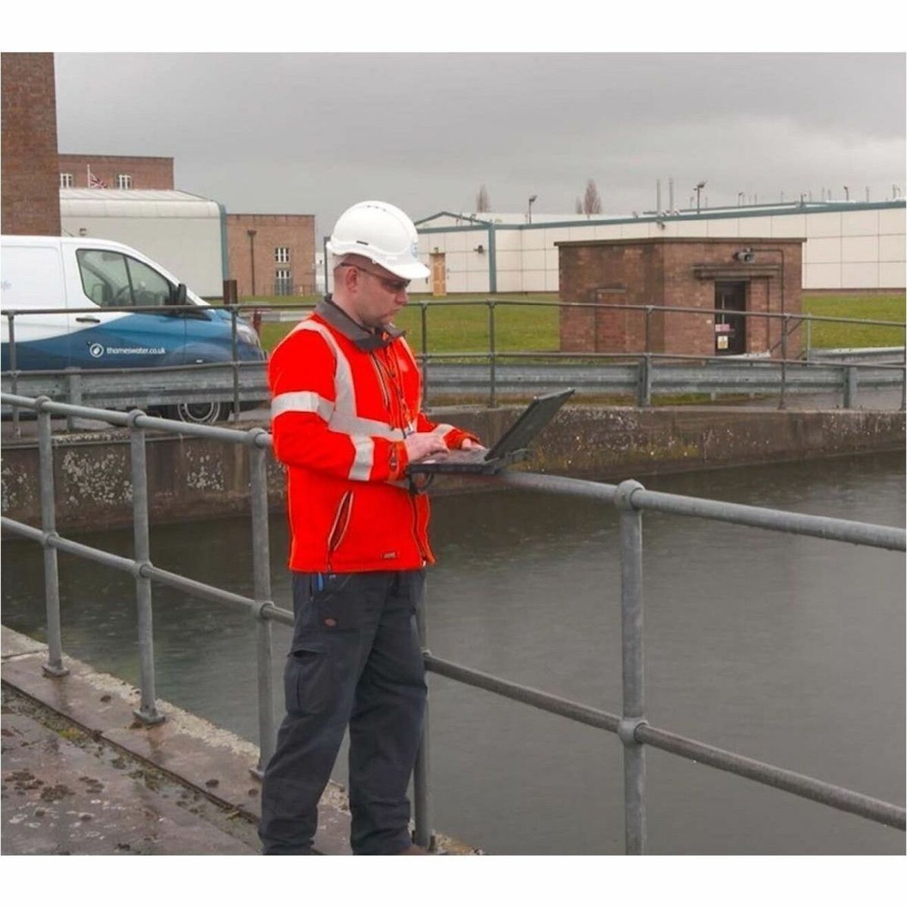 Getac V110 V110 G7 11.6" Convertible 2 in 1 Notebook (VSCP6PJAB49C)