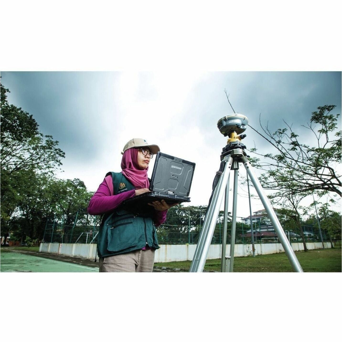 Getac V110 V110 G7 11.6" Convertible 2 in 1 Notebook (VSCP6PJAB49C)